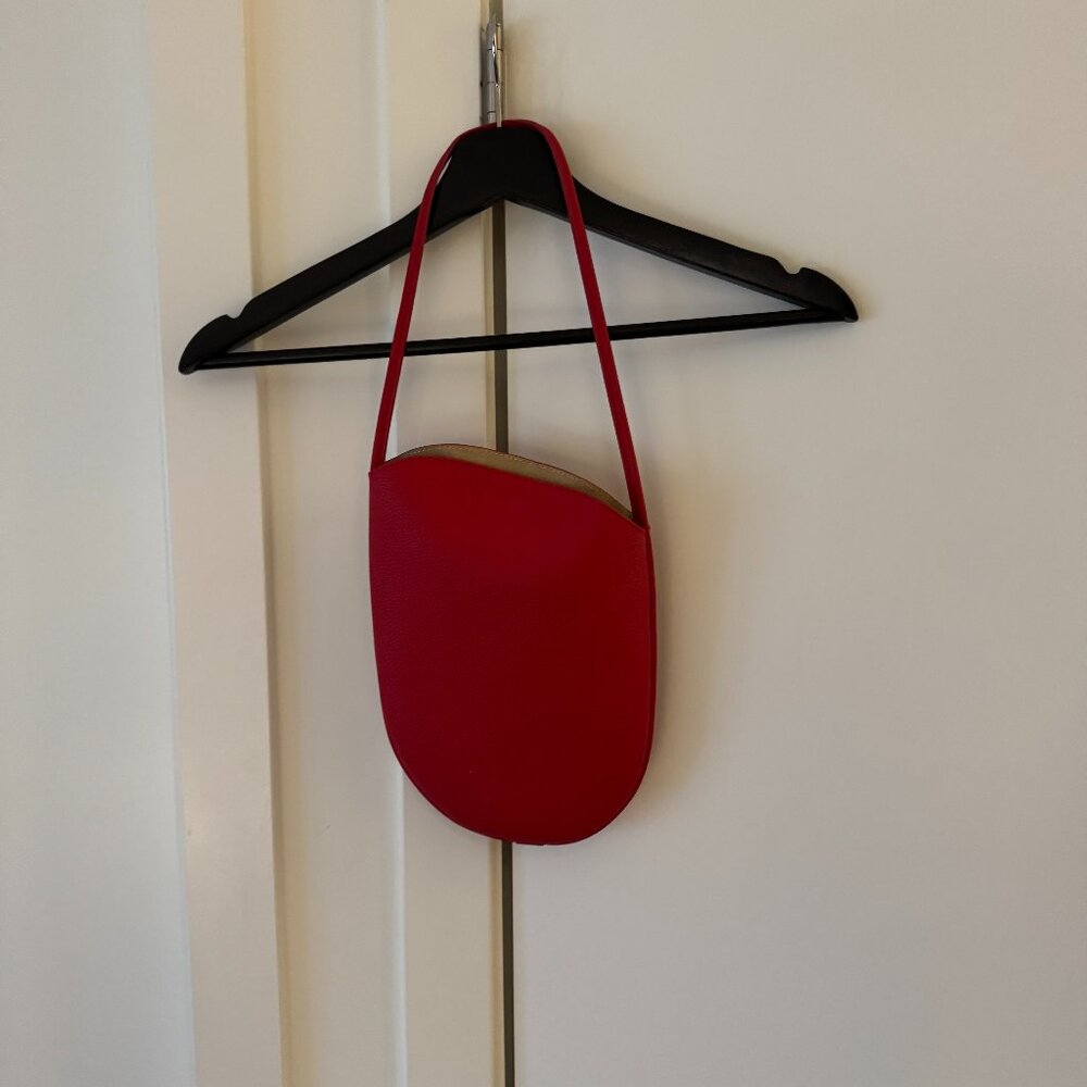LOW KEY RARE SMALL RED SHOULDER BAG MAGNETIC CLOSURE
